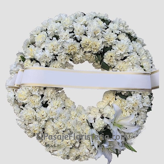 Corona de flores blanca clavel especial para enviar al tanatorio